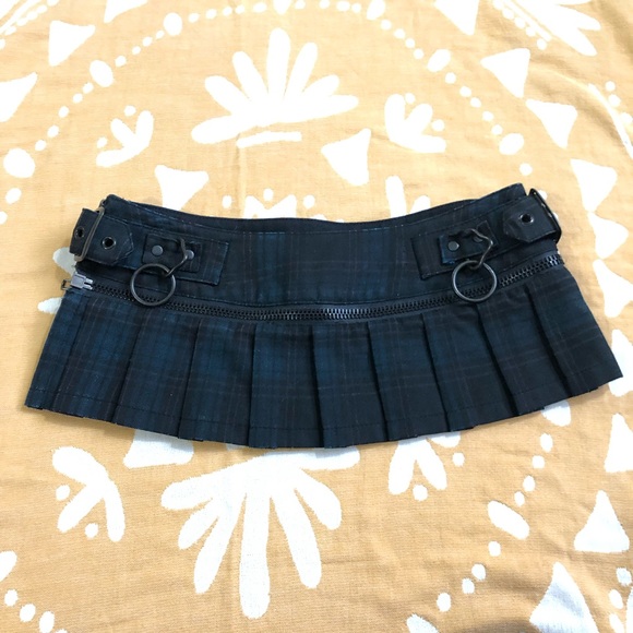 ❌ SOLD ❌ Lip Service tartan mini skirt XS punk rock gothic - Picture 3 of 6